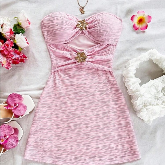 Elegant Pink Strapless Dress - Picture 7 of 7